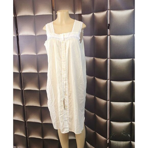 Vintage nightgown - Picture 1 of 4